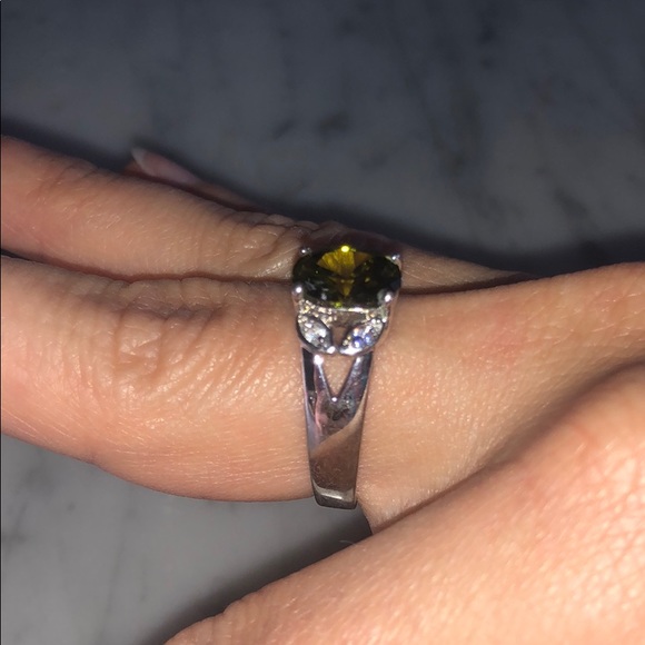 Light Green ring - Picture 3 of 8